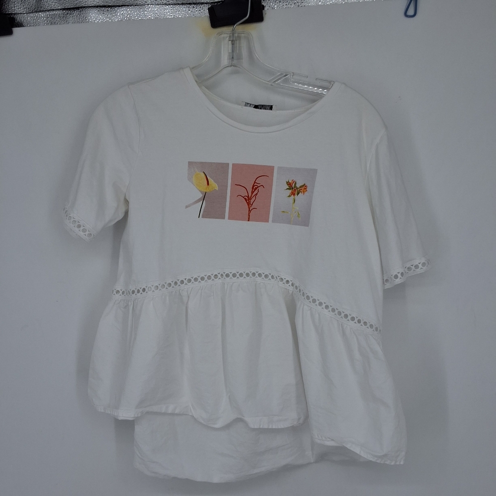 Zara White Short Sleeve Tee with Graphic Design